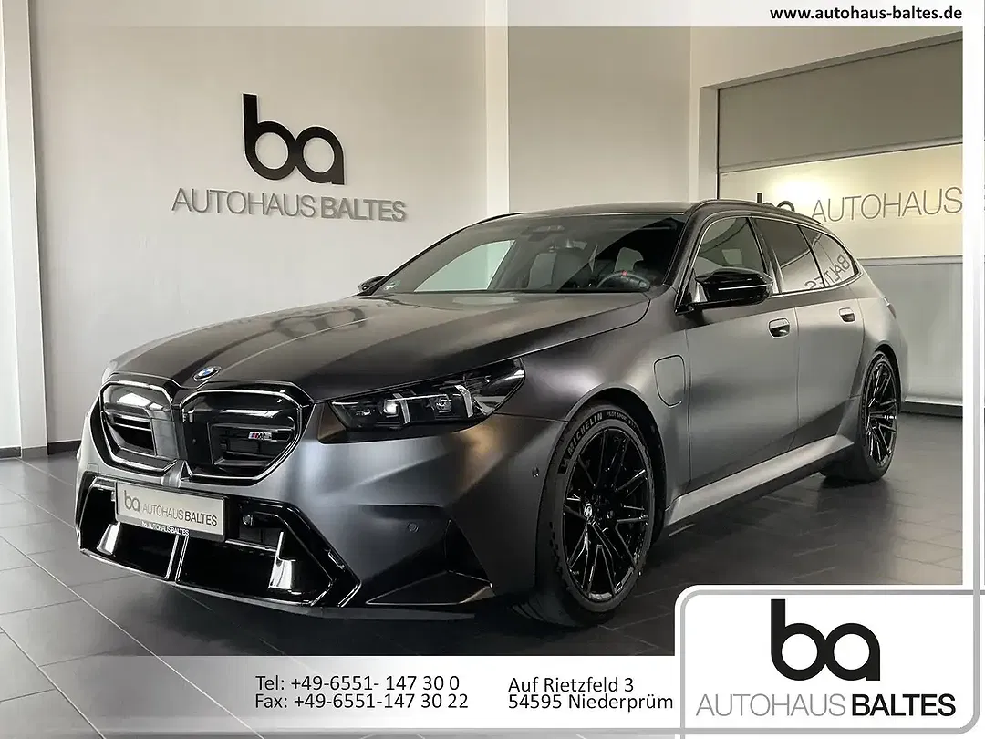 BMW M5 - Thumbnail 1
