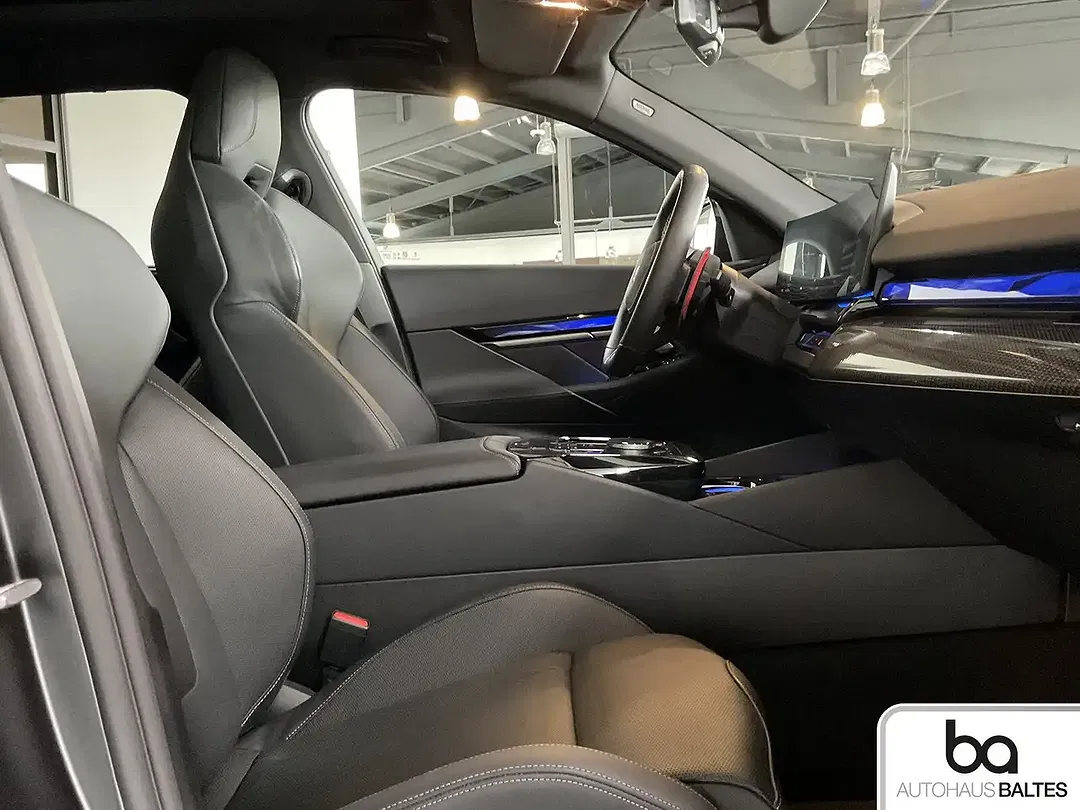 BMW M5 - Thumbnail 7