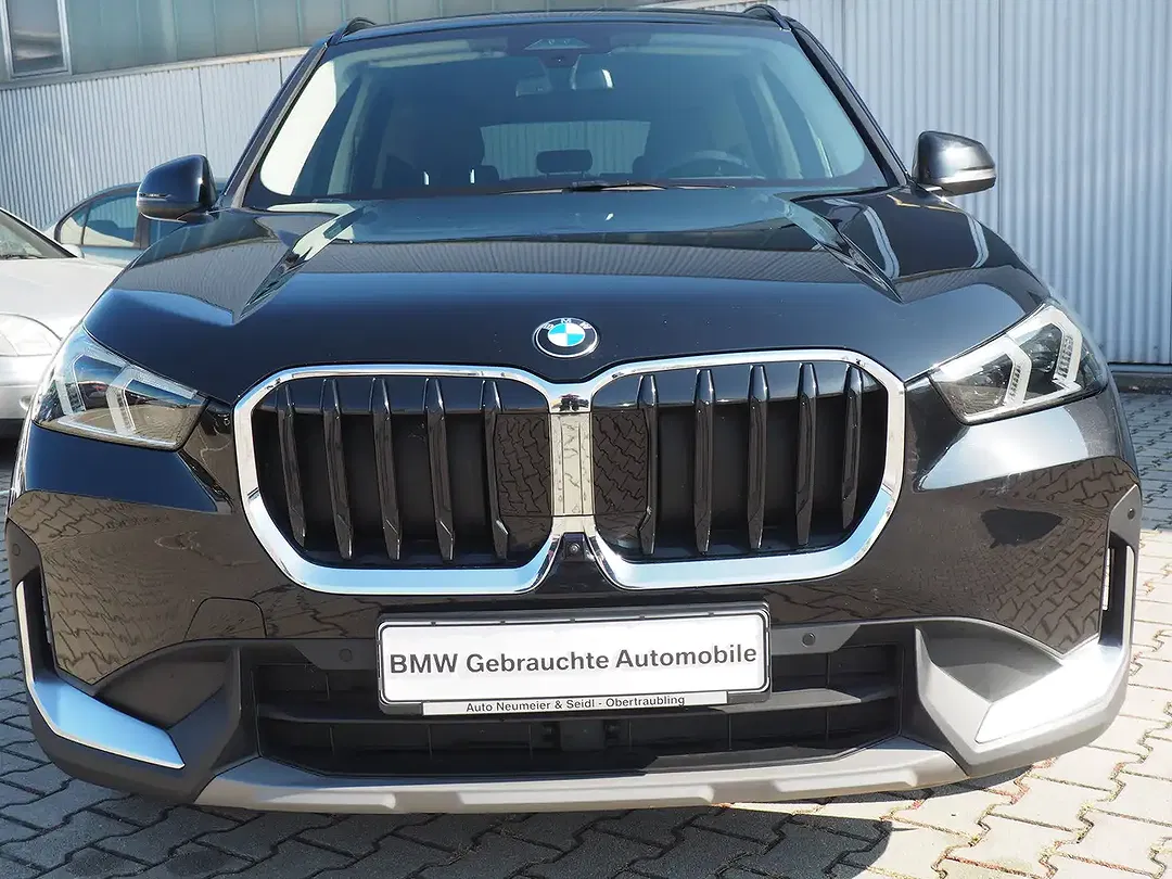 BMW X1 - Thumbnail 2