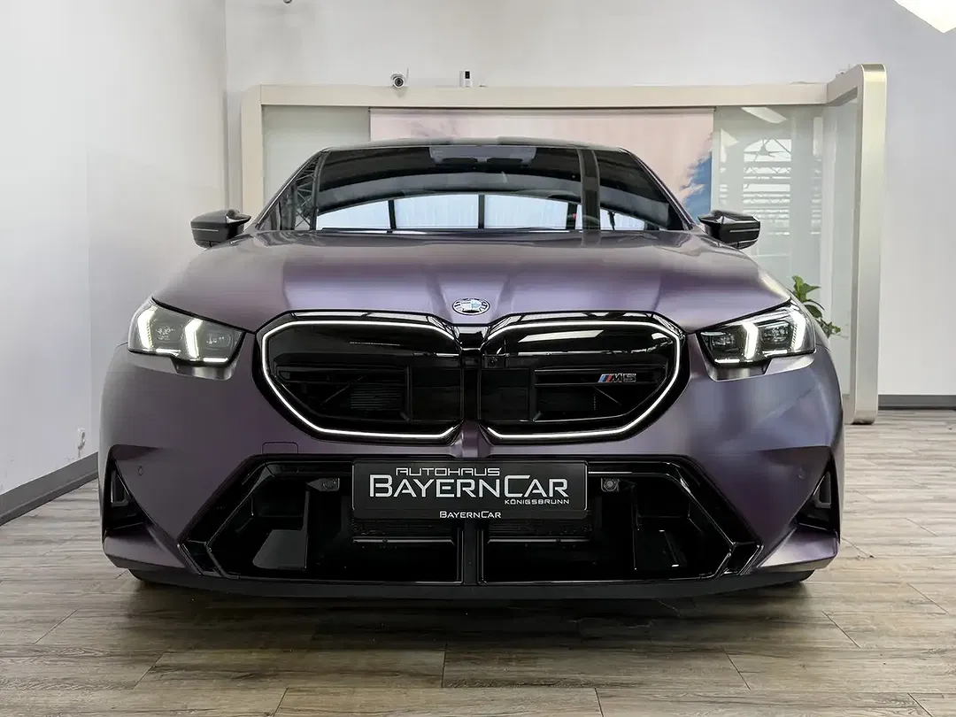 BMW M5 - Thumbnail 2