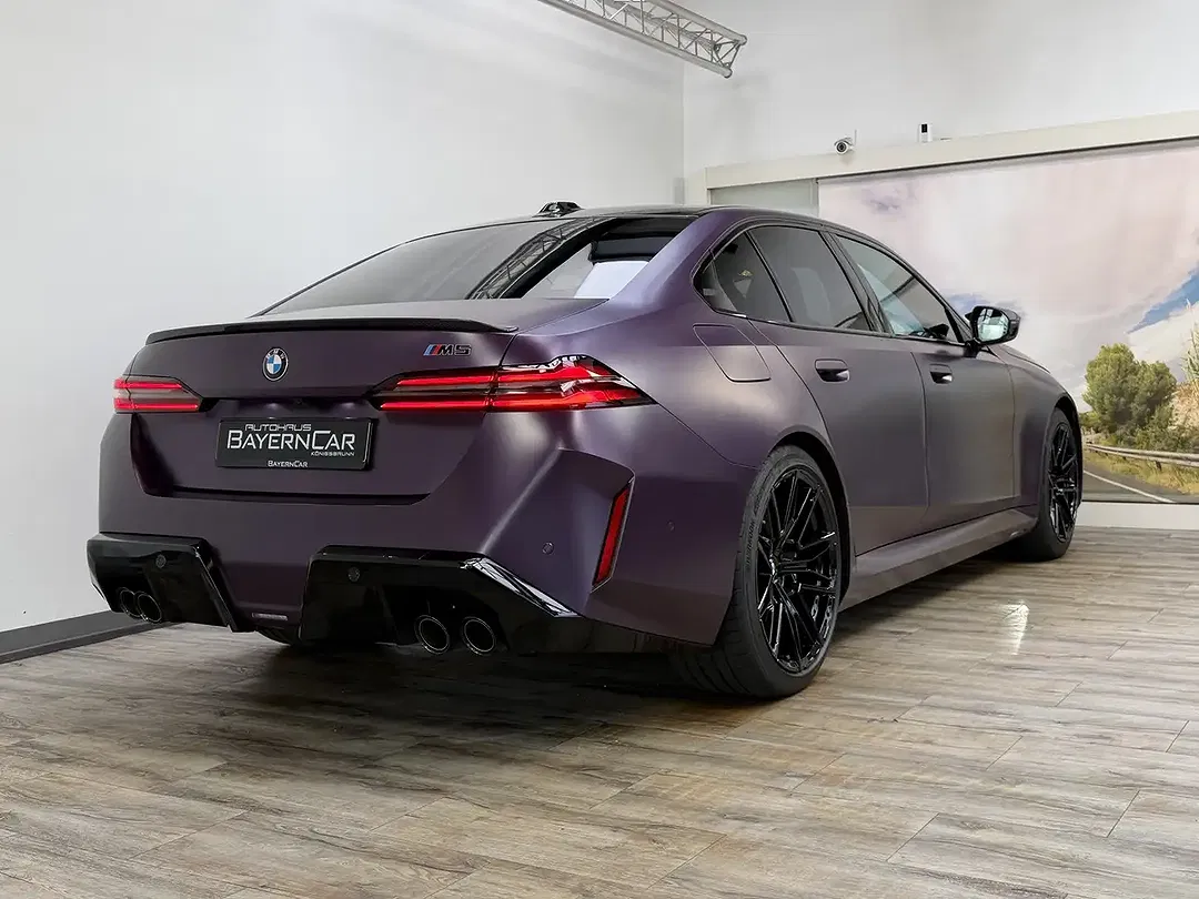 BMW M5 - Thumbnail 6