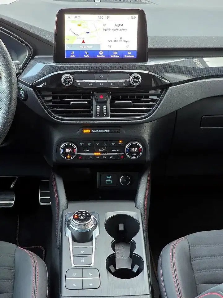Ford Kuga - Thumbnail 11