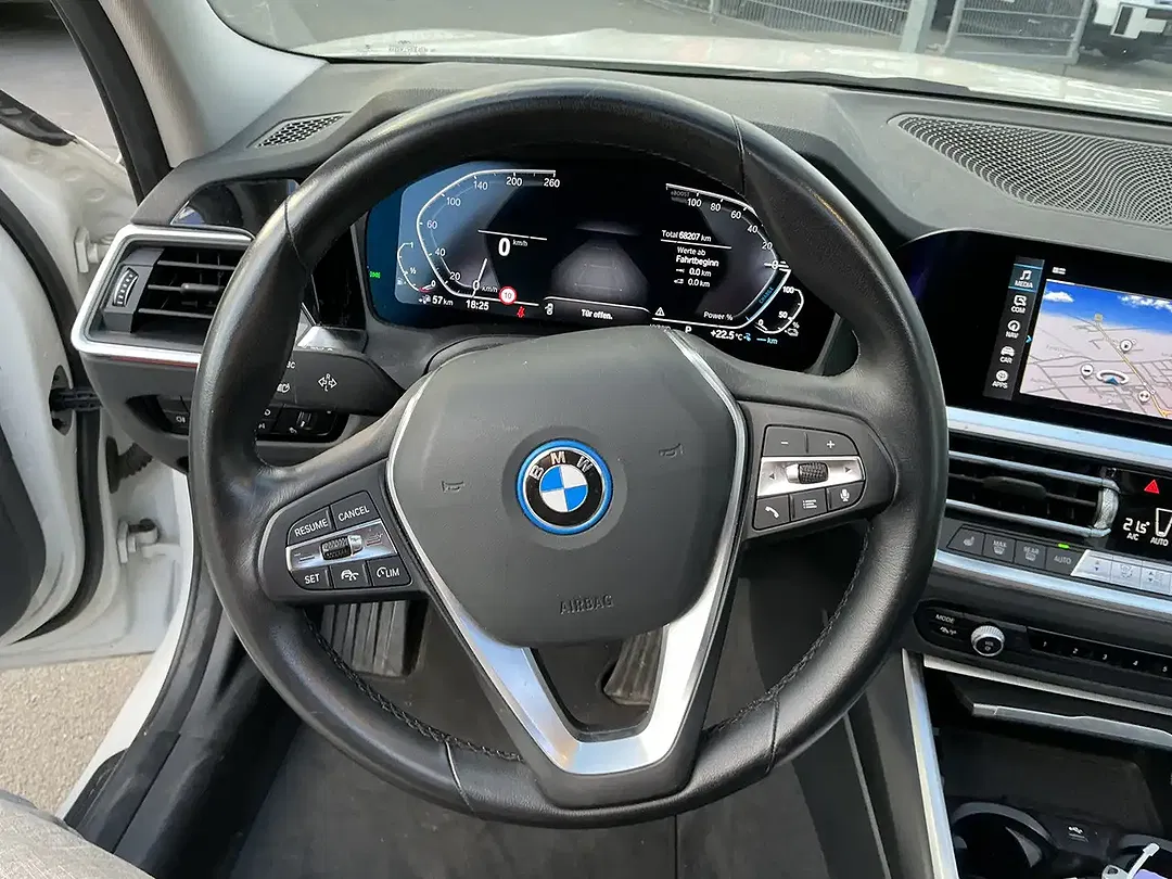 BMW 320 - Thumbnail 10