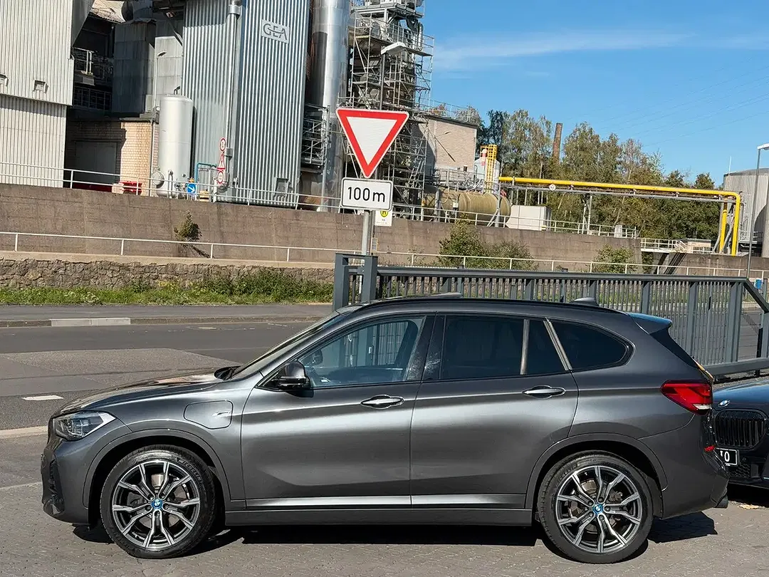 BMW X1 - Thumbnail 11