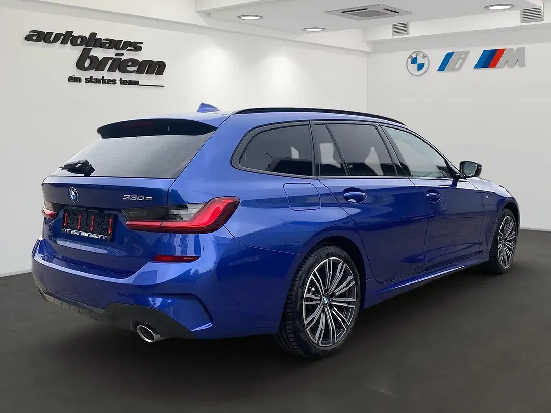BMW 330 - Thumbnail 3