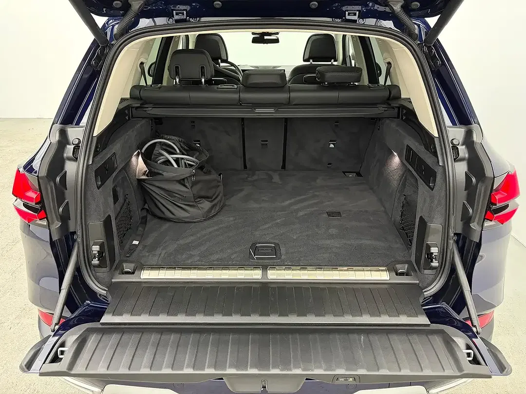 BMW X5 - Thumbnail 11