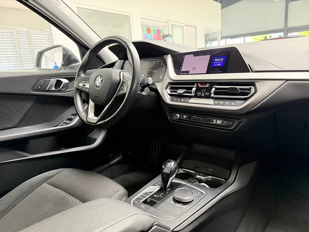 BMW 118 - Thumbnail 10