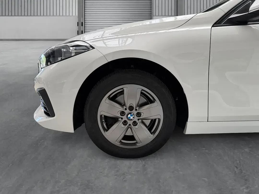 BMW 118 - Thumbnail 13