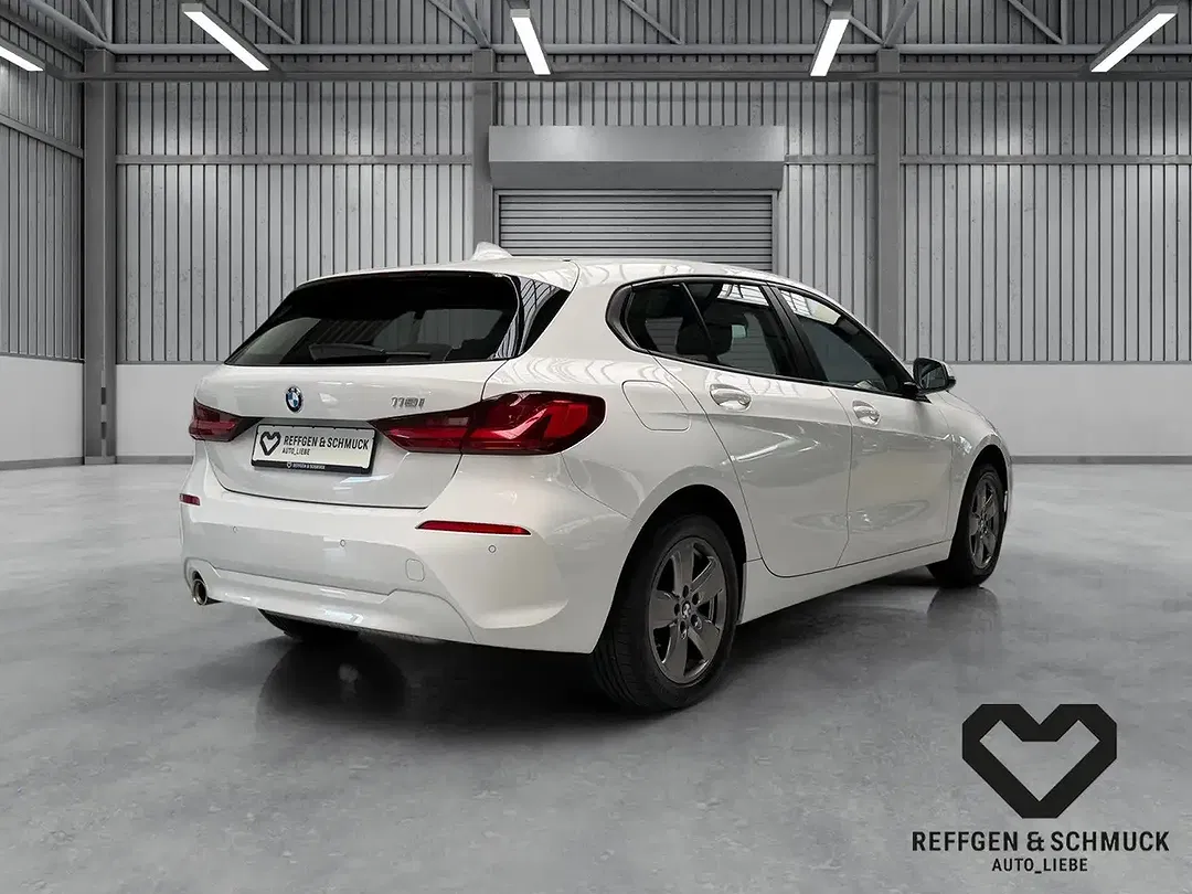 BMW 118 - Thumbnail 9