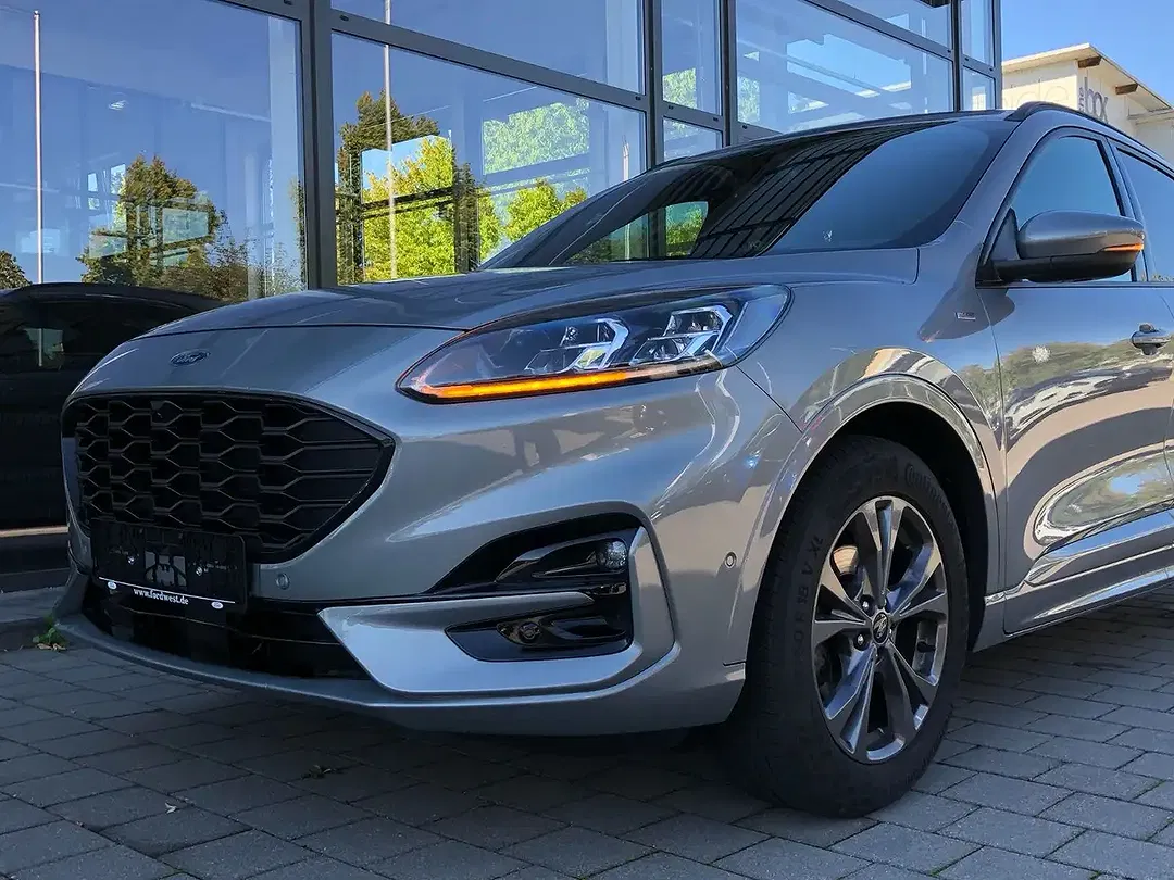Ford Kuga - Thumbnail 3
