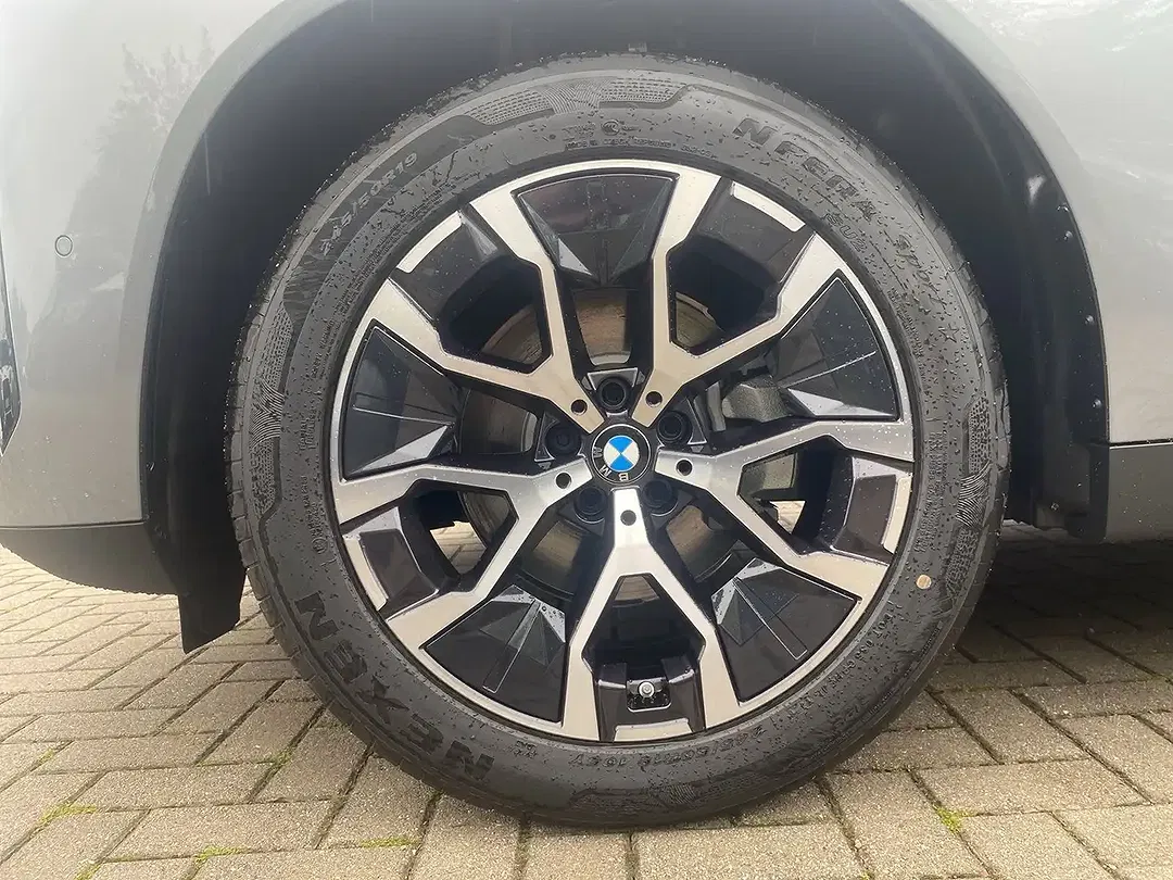 BMW X3 - Thumbnail 3