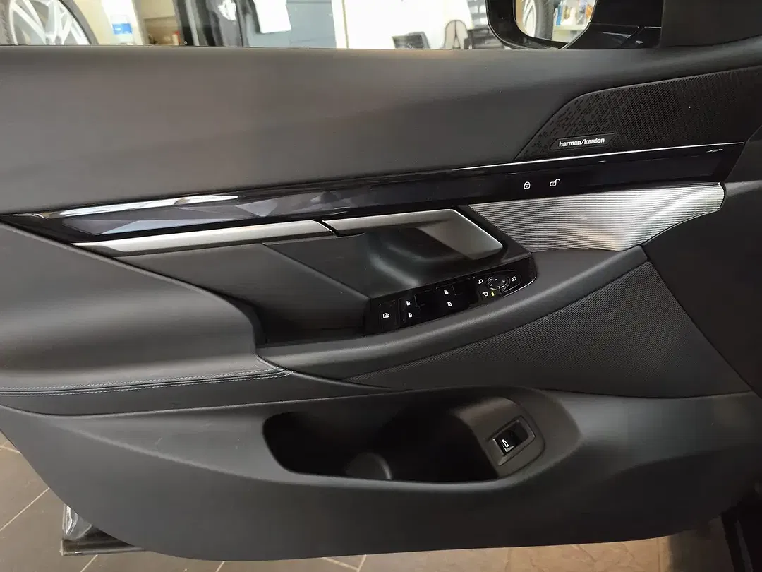BMW 520 - Thumbnail 14