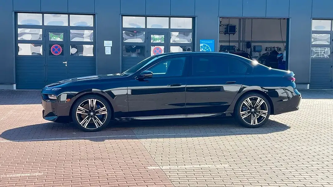 BMW 740 - Thumbnail 4