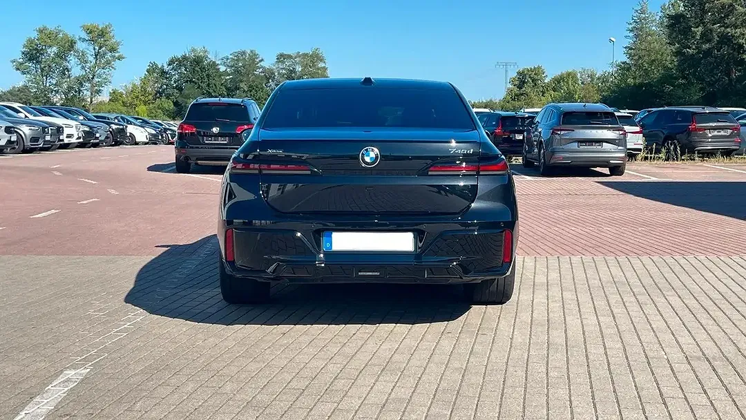 BMW 740 - Thumbnail 6