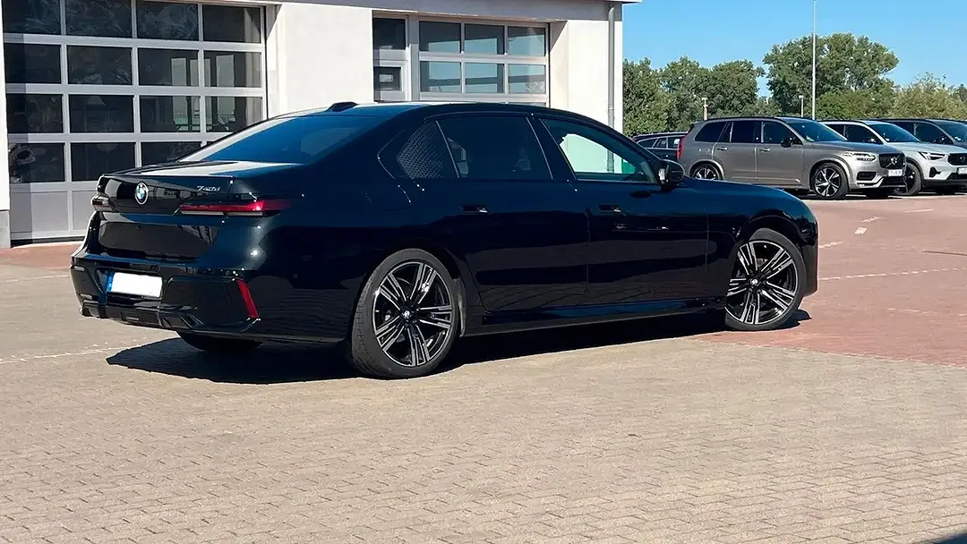 BMW 740 - Thumbnail 7