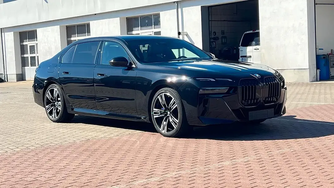 BMW 740 - Thumbnail 8