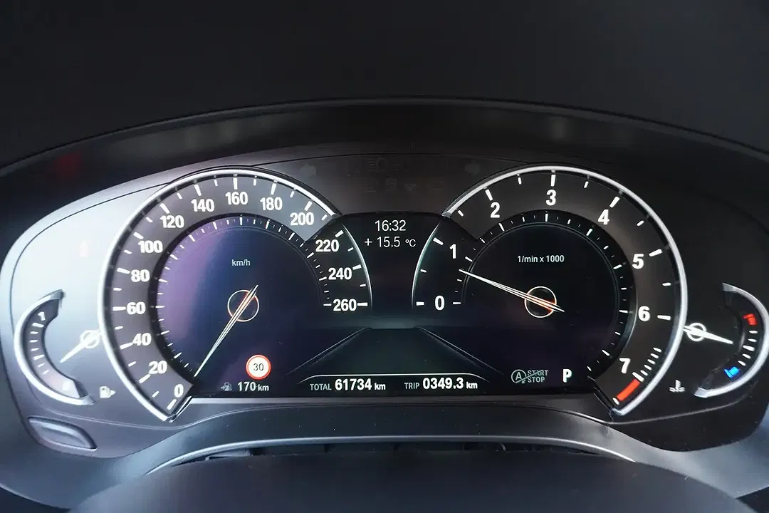 BMW 520 - Thumbnail 21