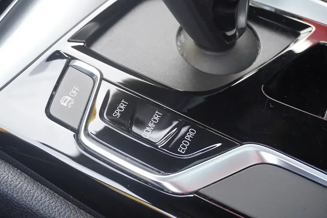 BMW 520 - Thumbnail 22