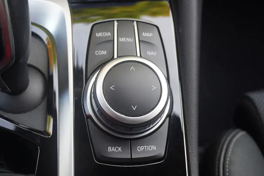 BMW 520 - Thumbnail 23