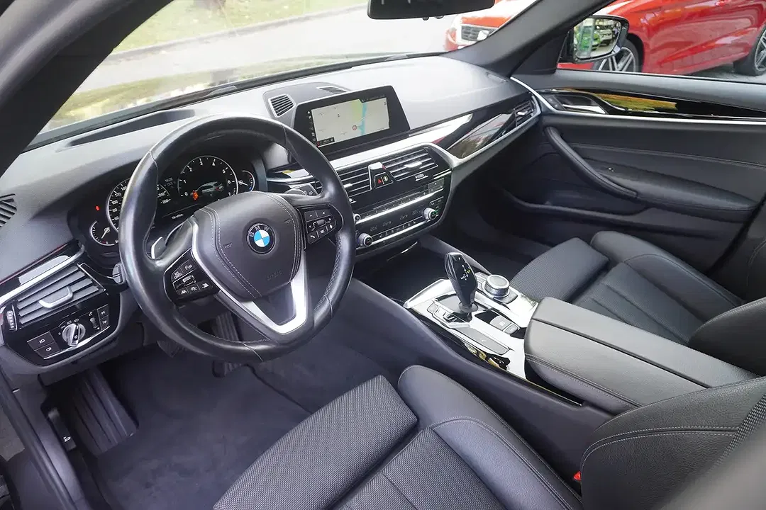 BMW 520 - Thumbnail 9