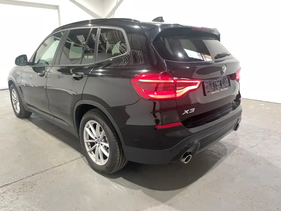 BMW X3 - Thumbnail 2