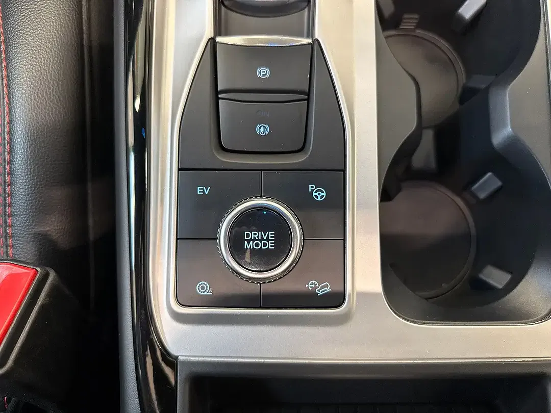 Ford Explorer - Thumbnail 13