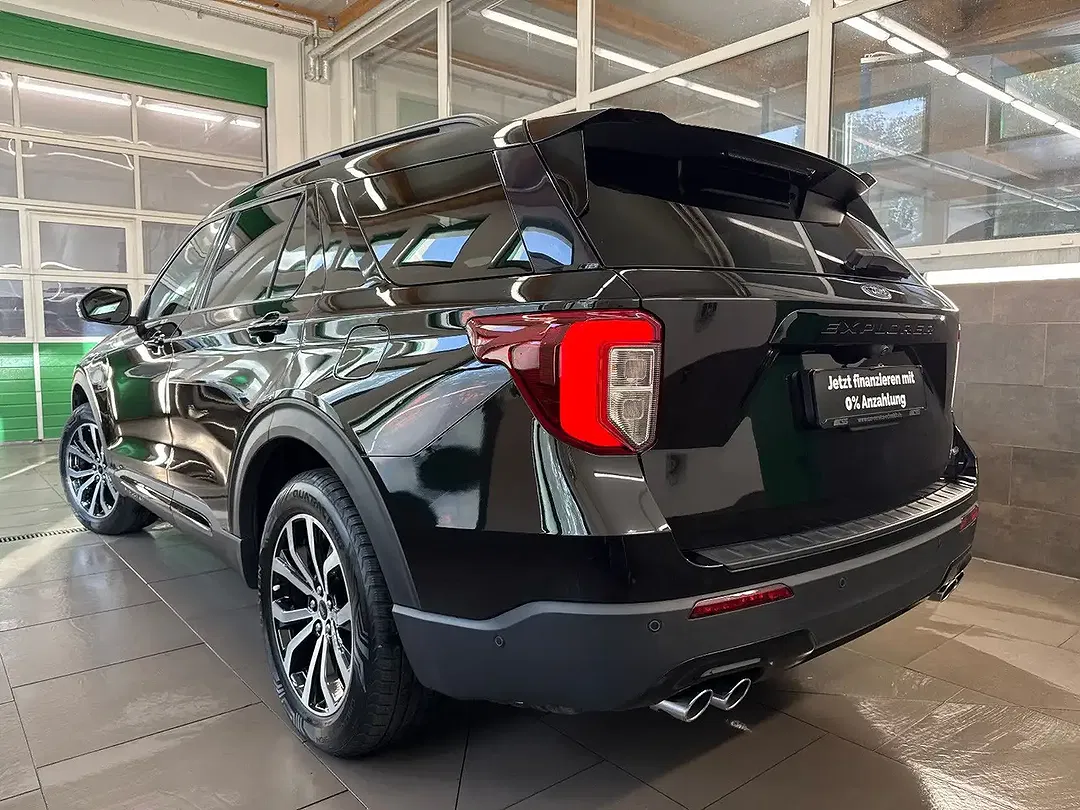 Ford Explorer - Thumbnail 15