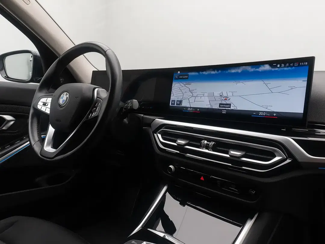 BMW 330 - Thumbnail 38