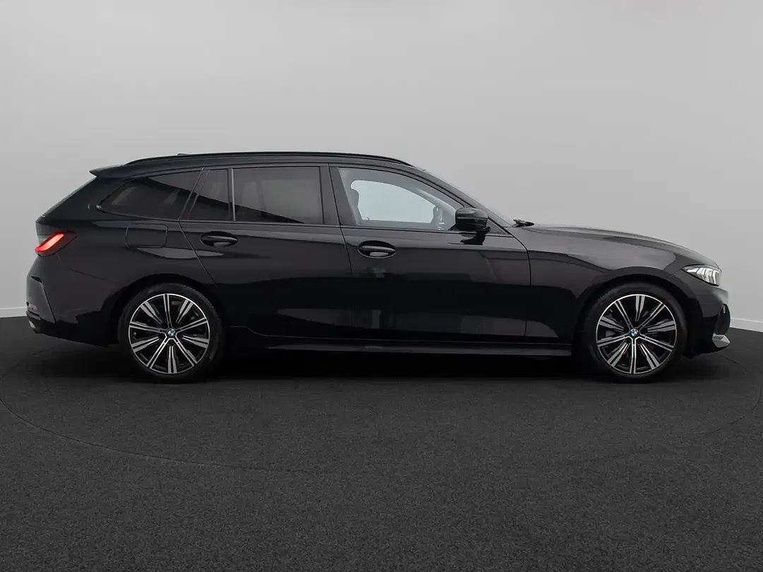 BMW 330 - Thumbnail 5