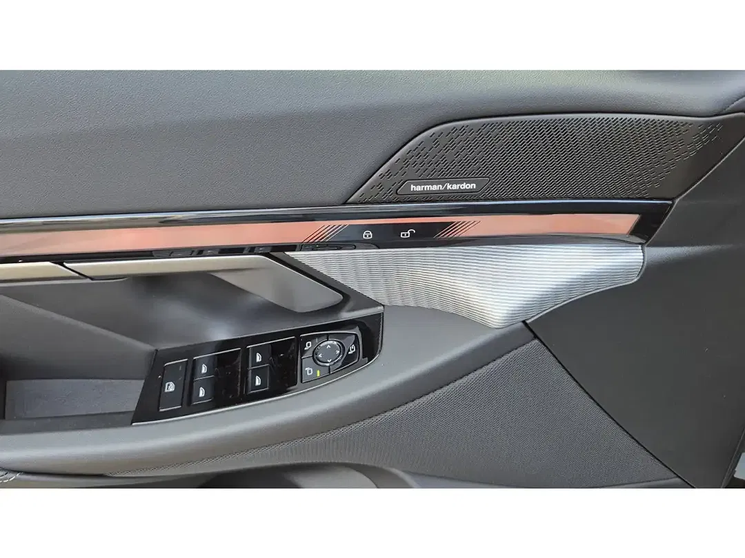 BMW 520 - Thumbnail 12
