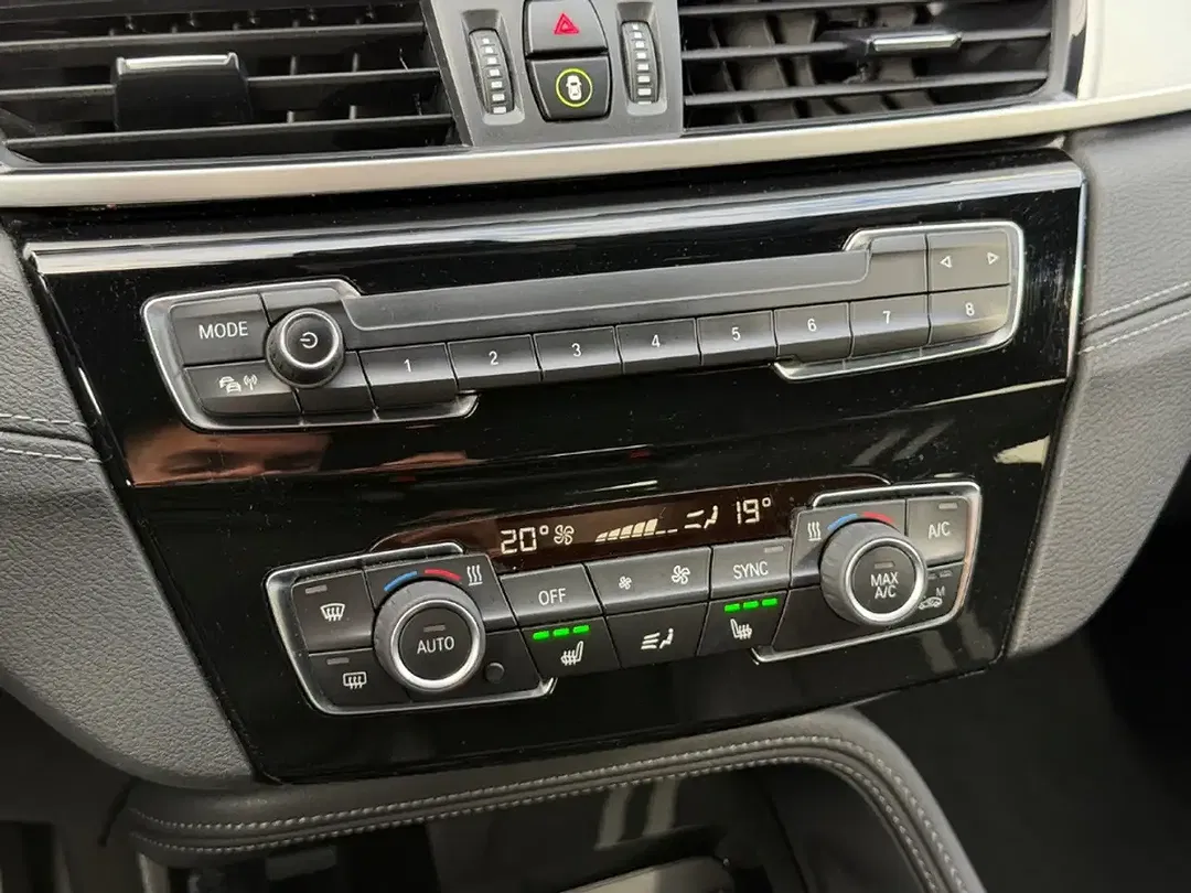 BMW X1 - Thumbnail 12