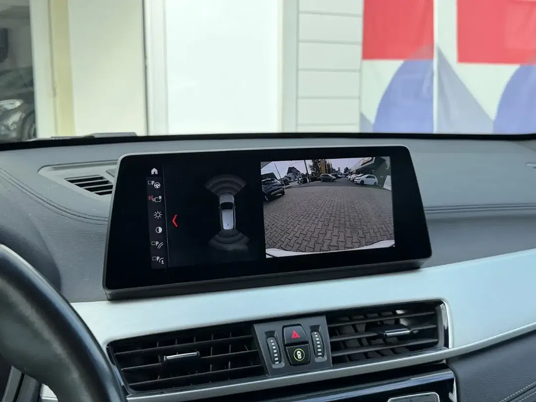 BMW X1 - Thumbnail 9
