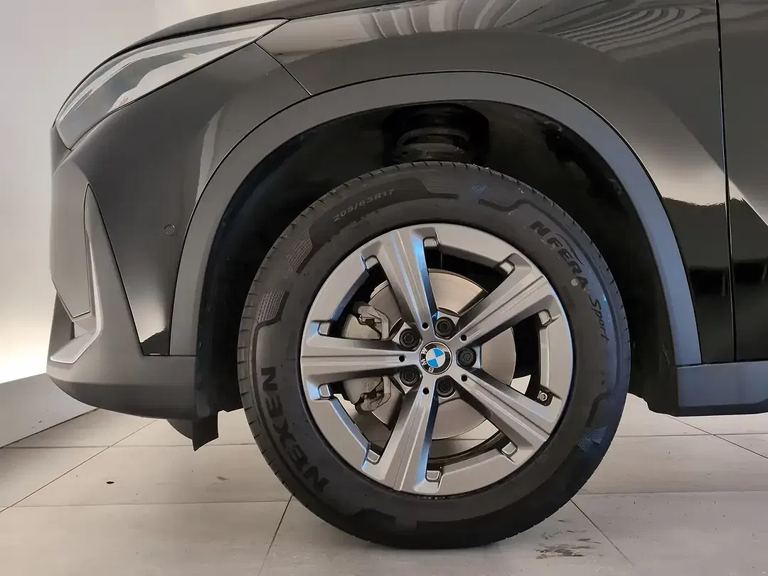 BMW X1 - Thumbnail 11