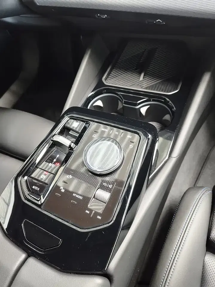 BMW 520 - Thumbnail 12