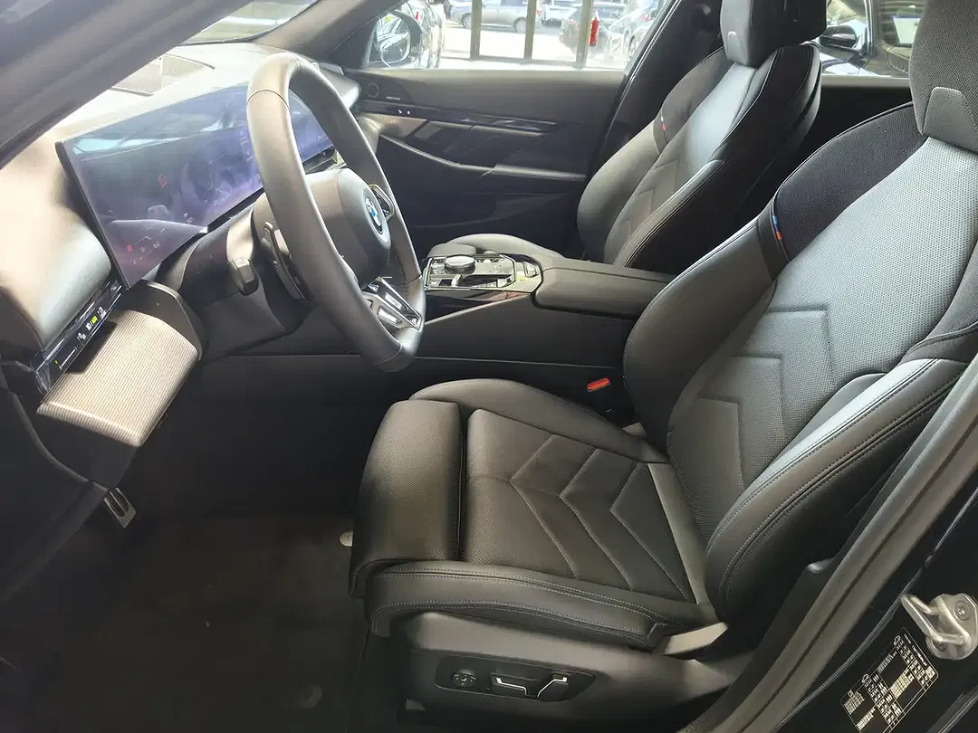 BMW 520 - Thumbnail 8