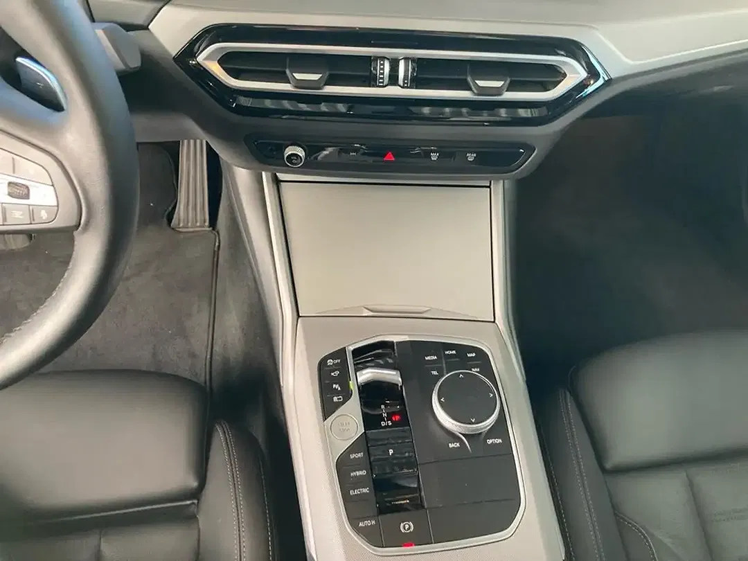 BMW 330 - Thumbnail 12