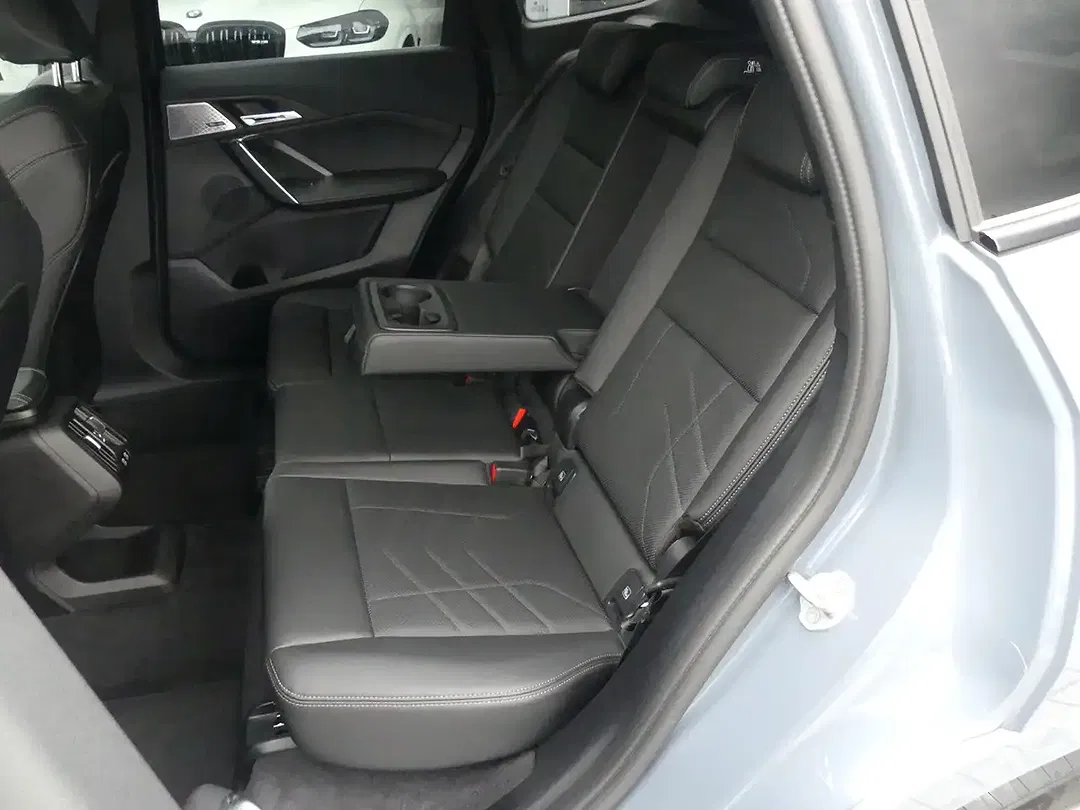 BMW X1 - Thumbnail 11