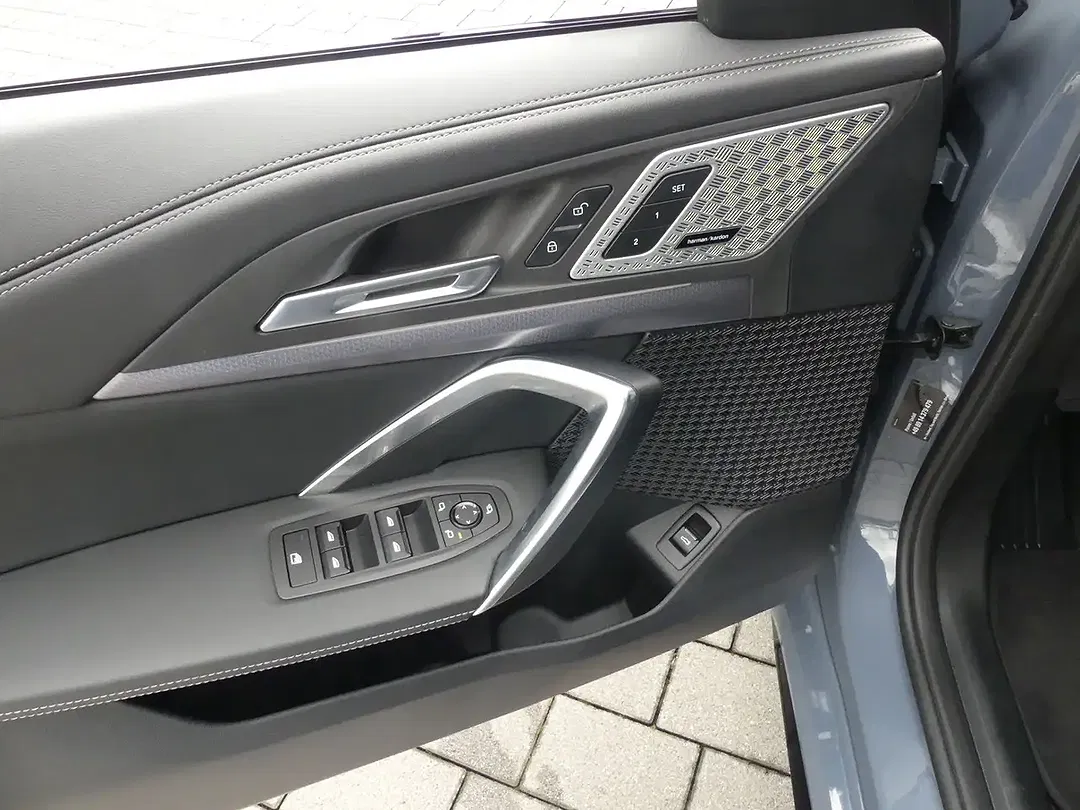 BMW X1 - Thumbnail 12