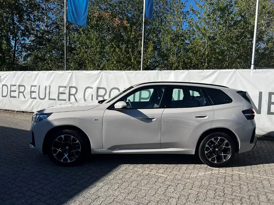 BMW X3 - Thumbnail 2