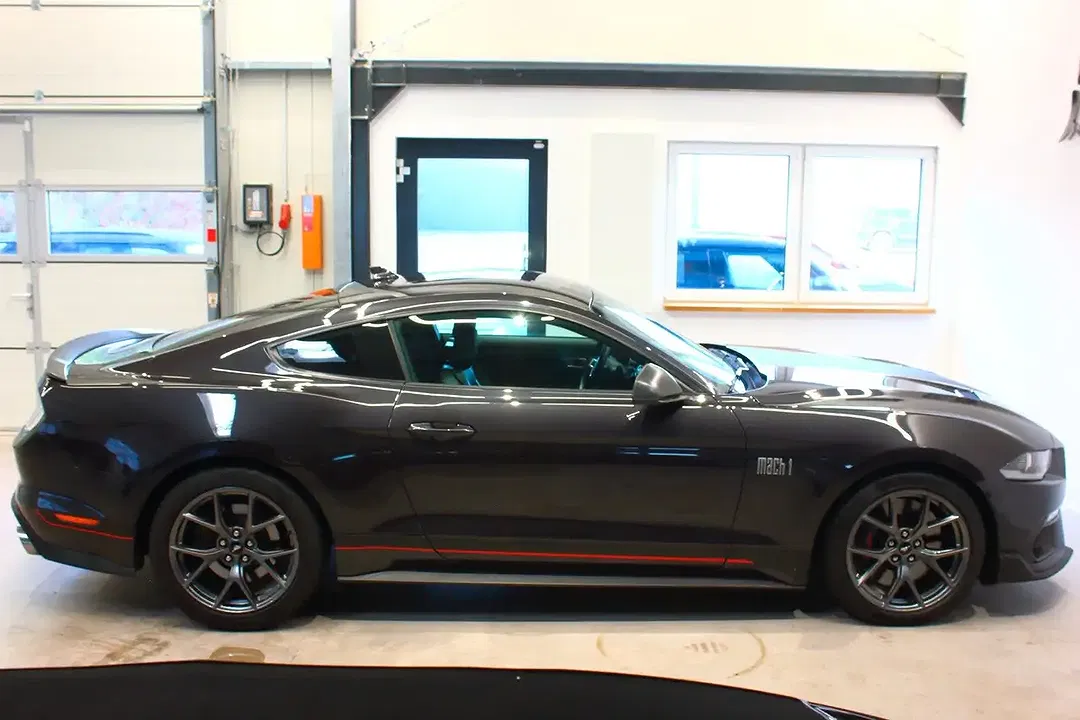 Ford Mustang - Thumbnail 11