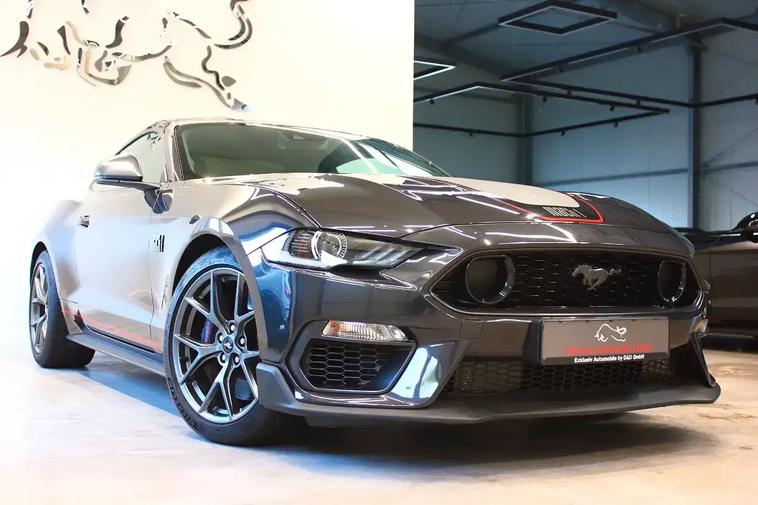 Ford Mustang - Thumbnail 3
