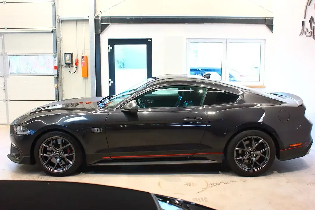 Ford Mustang - Thumbnail 5