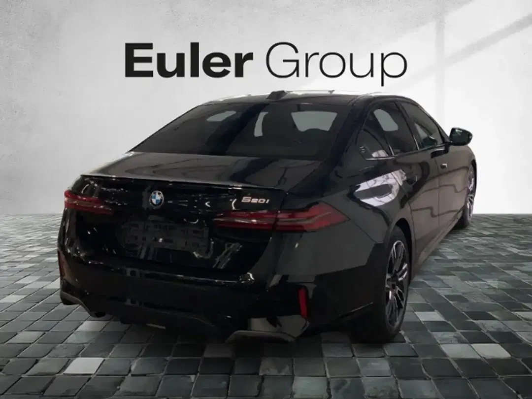BMW 520 - Thumbnail 4