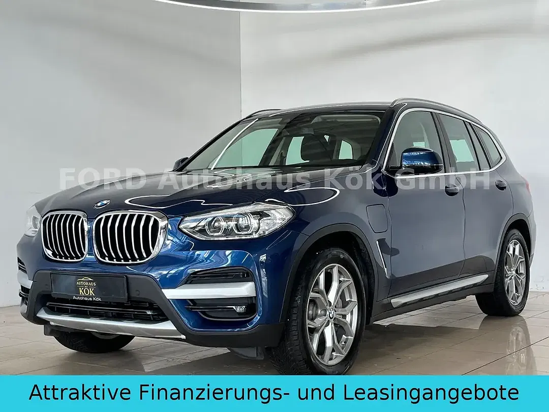 BMW X3 - Thumbnail 1