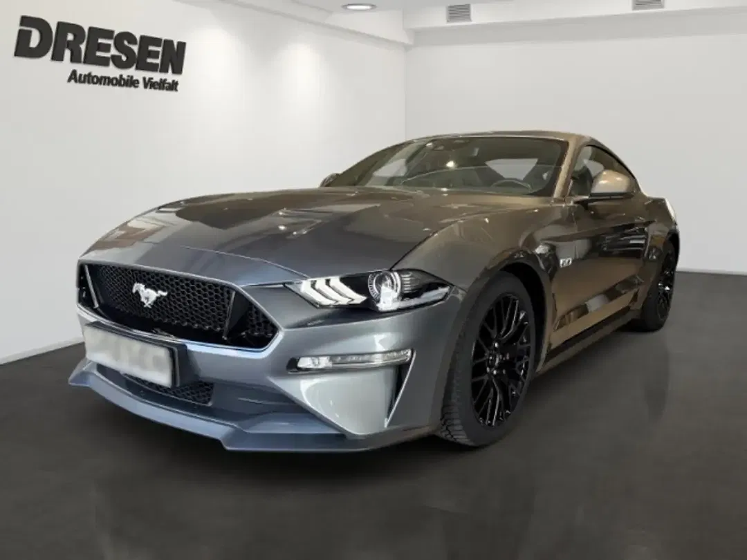 Ford Mustang - Thumbnail 1