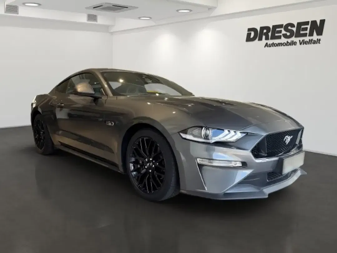 Ford Mustang - Thumbnail 2