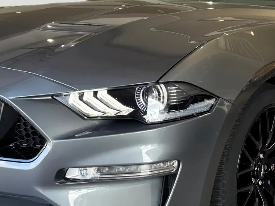 Ford Mustang - Thumbnail 5