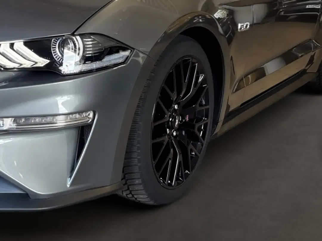 Ford Mustang - Thumbnail 6