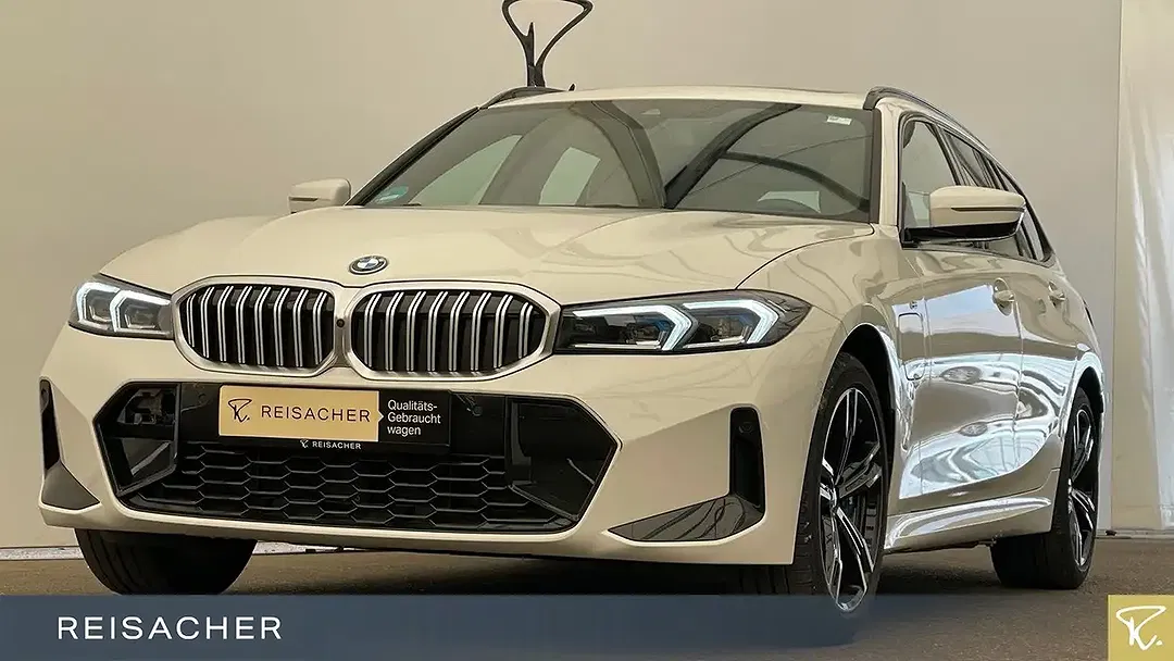 BMW 330 - Thumbnail 1
