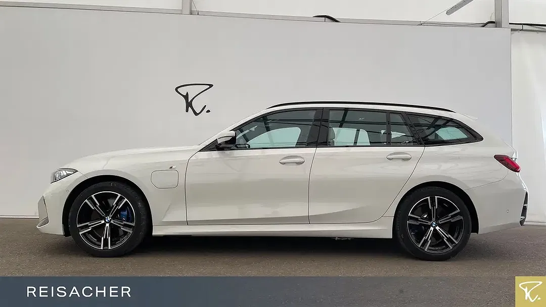 BMW 330 - Thumbnail 6